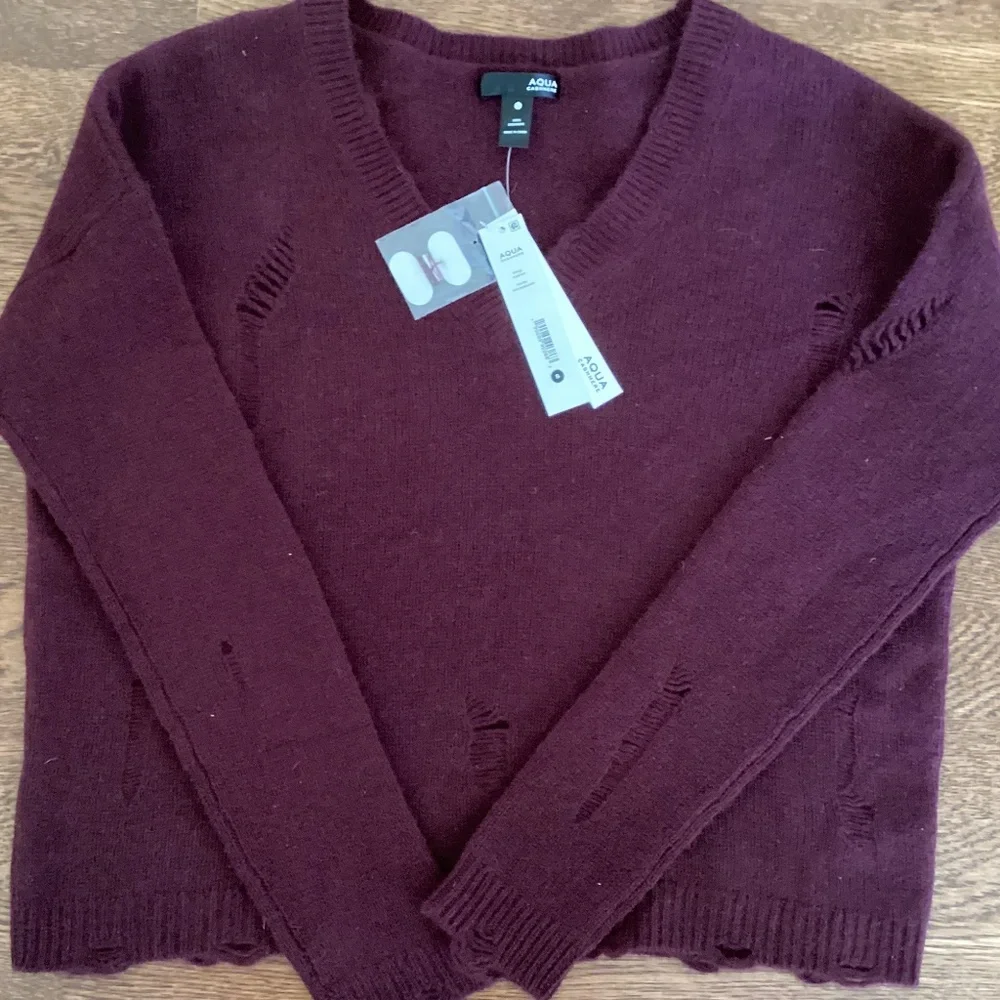 Aqua Burgundy Cashmere Distressed V-Neck Sweater 100% Bloomingdales Exclusive - Picture 12 of 13
